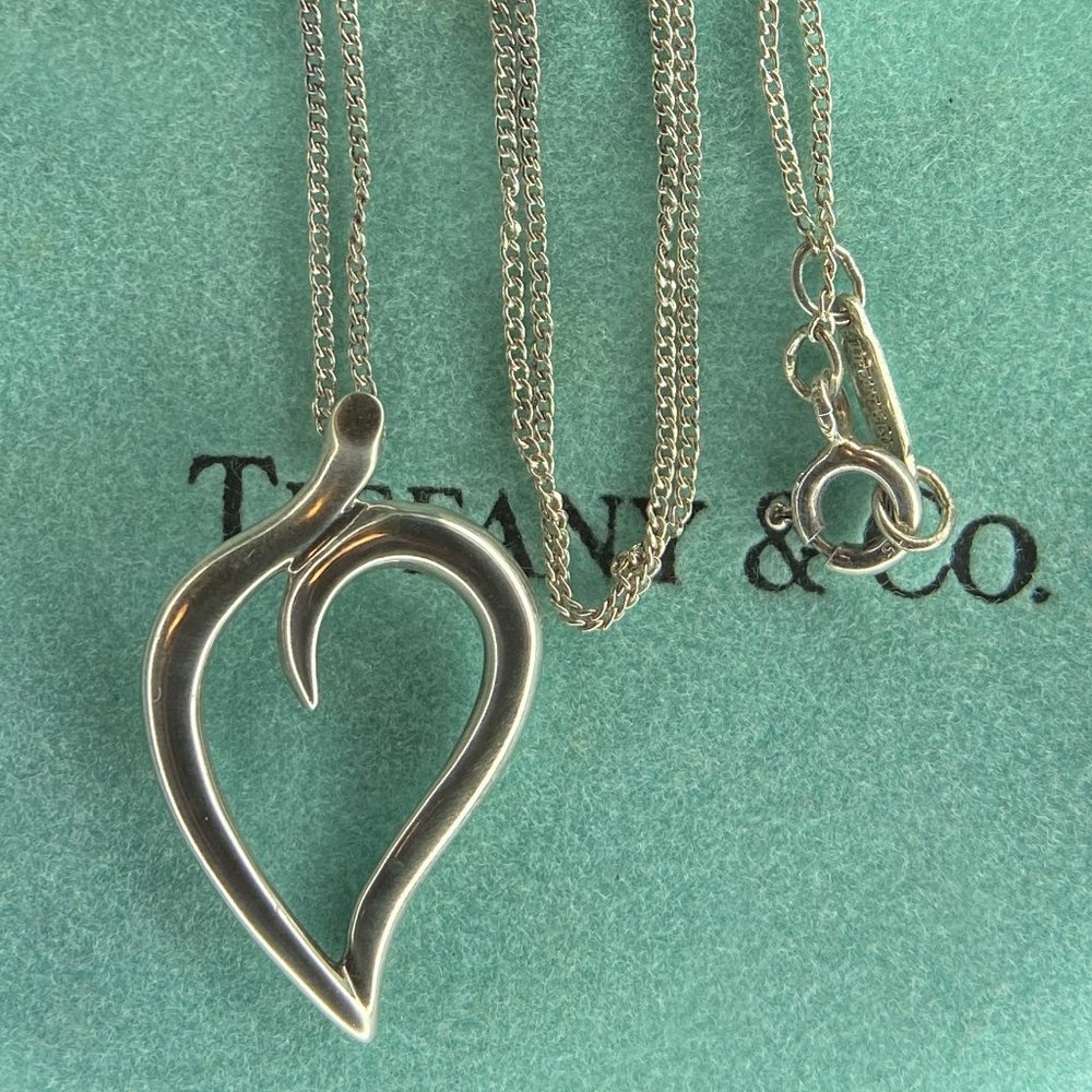 Vintage Tiffany & Co. Leaf Heart Pendant Necklace 18"